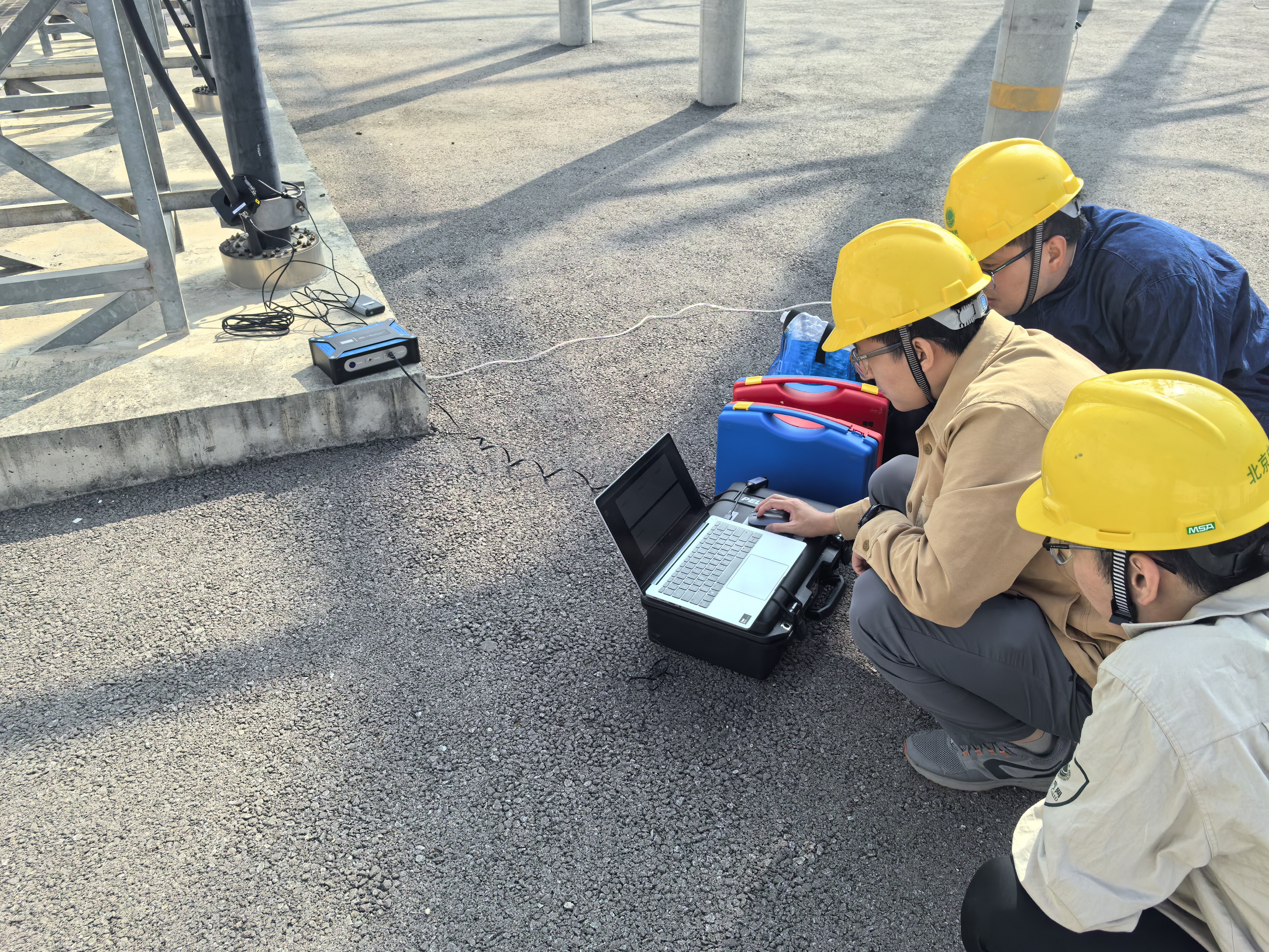 高頻電纜局放測試儀的測試現場